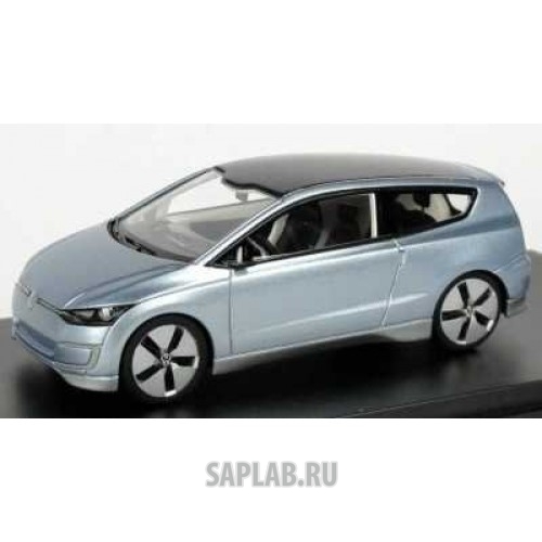 Купить Volkswagen 1S1099300E832 Модель автомобиля Volkswagen UP! Lite Concept 2015, Scale 1:43, Light Blue Metallic, артикул 1S1099300E832